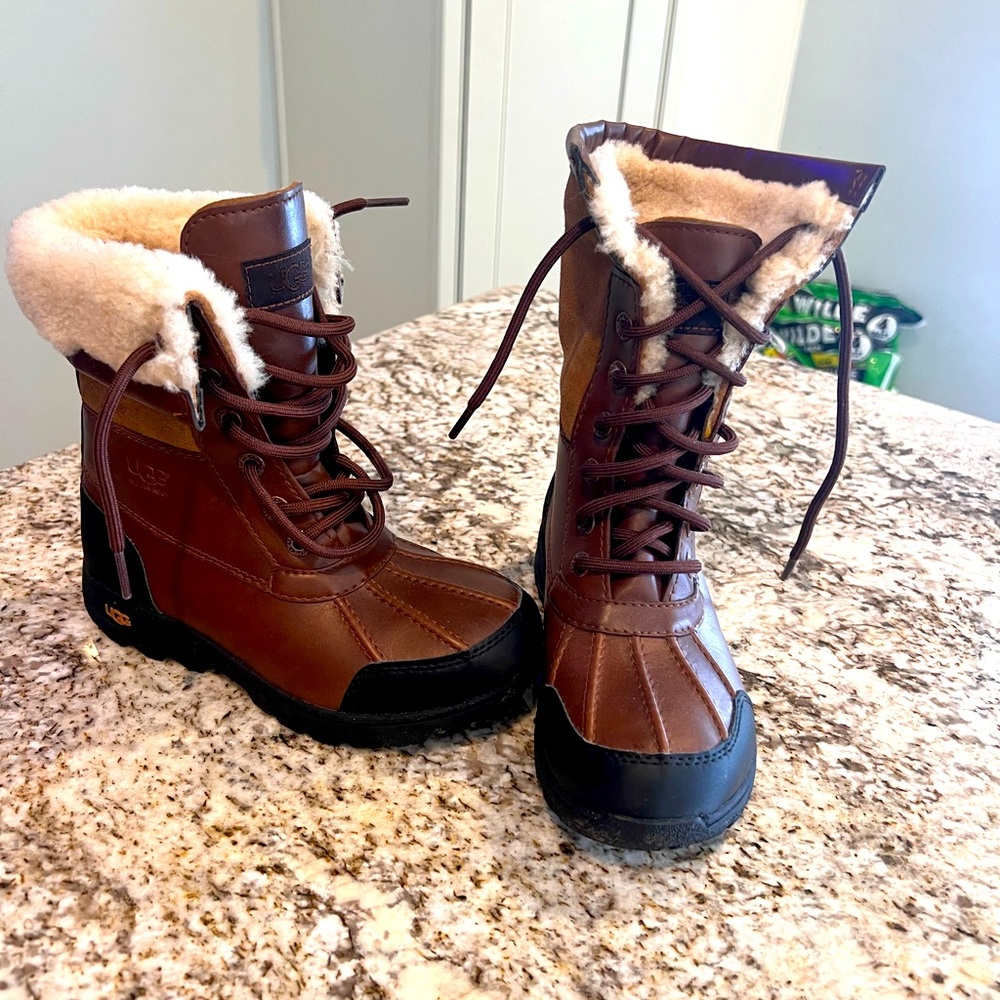 Boys Ugg boots size 1- worn 1x!
